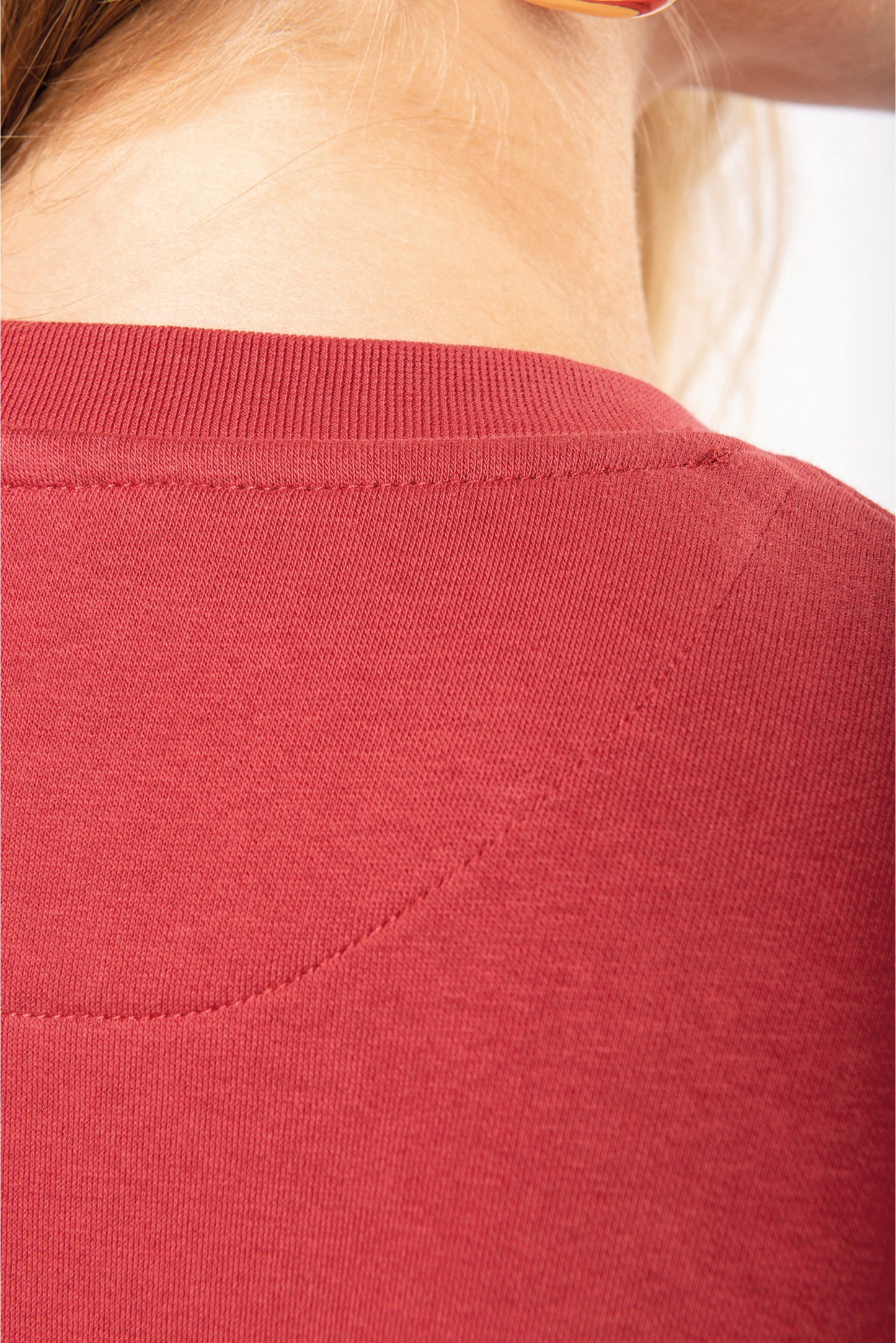 SN4025 -SUDADERA DE CUELLO REDONDO.UNISEX